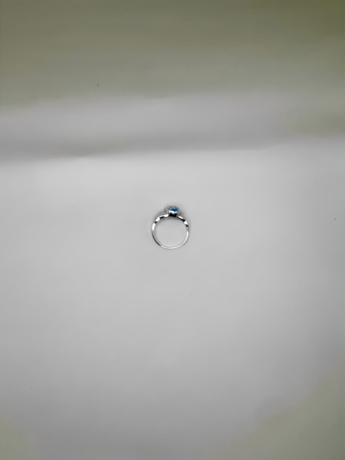BLUE TOPAZ OVAL RING