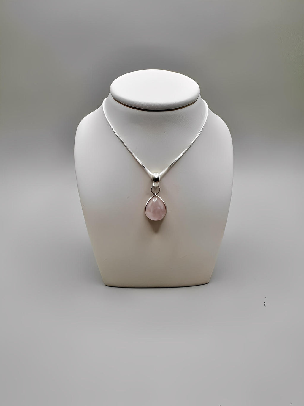 ROSE QUARTZ TEARDROP SILVER NECKLACE